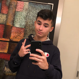 Meet your Posher, Gio